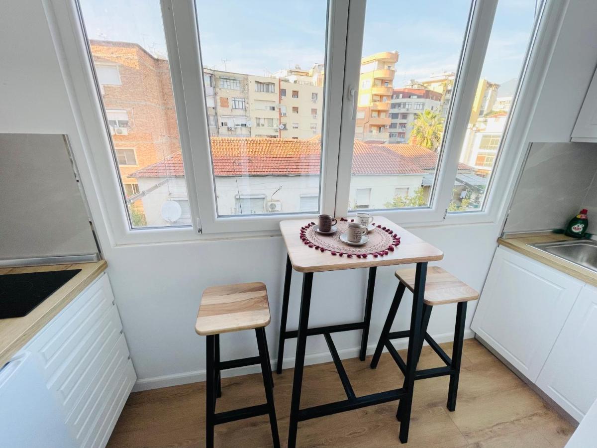 Central Studio Apartment 1, Тирана Экстерьер фото