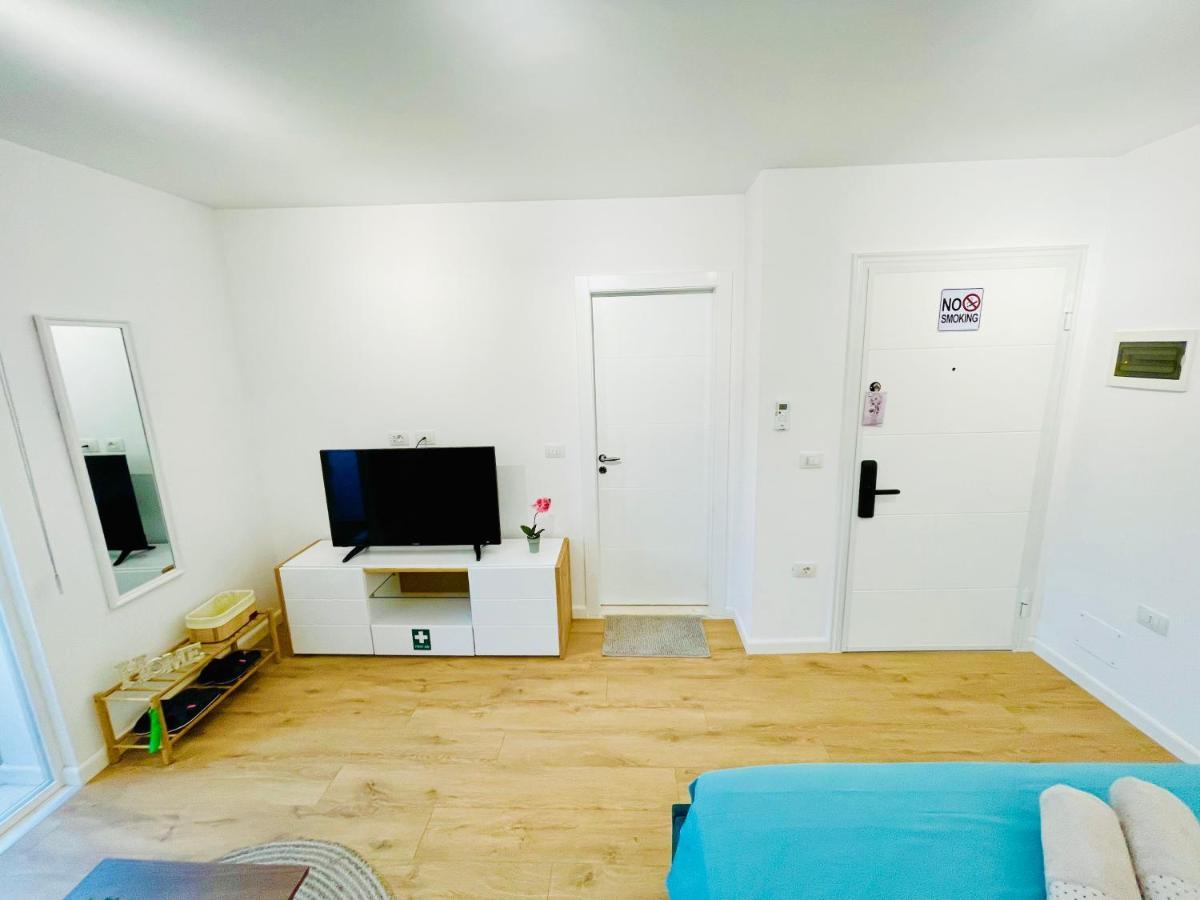 Central Studio Apartment 1, Тирана Экстерьер фото