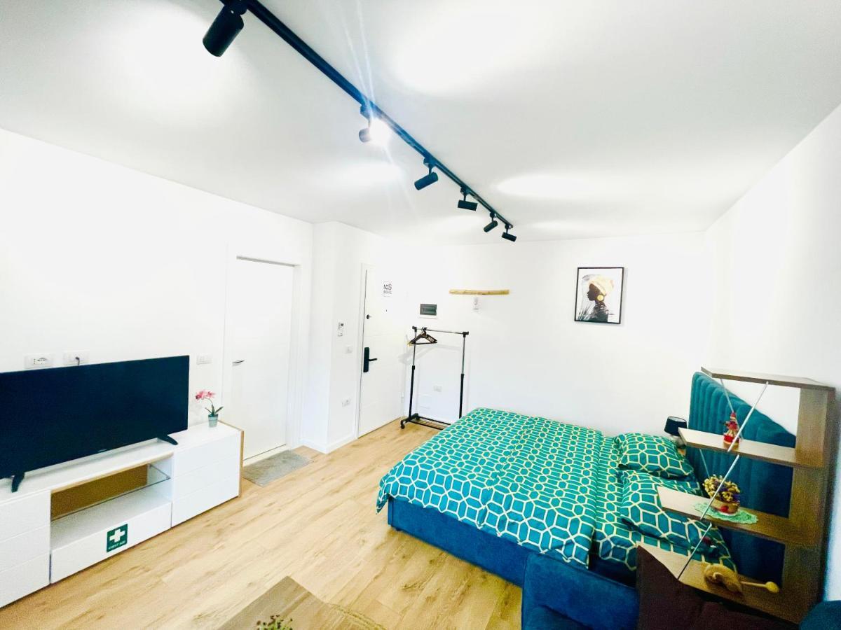 Central Studio Apartment 1, Тирана Экстерьер фото