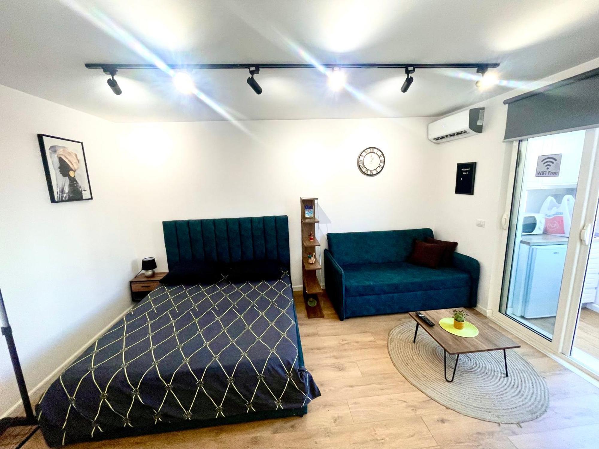 Central Studio Apartment 1, Тирана Экстерьер фото